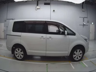 Mitsubishi DELICA D5