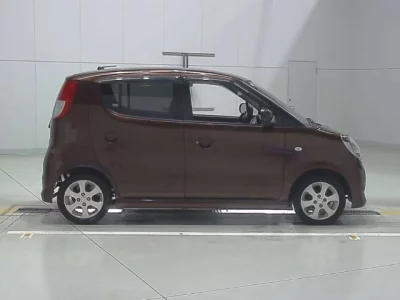 Suzuki MRWAGON