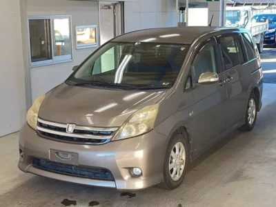 Toyota ISIS