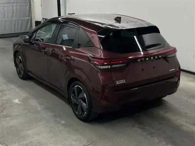 Nissan AURA