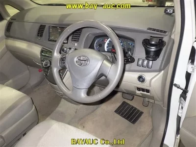 Toyota ISIS