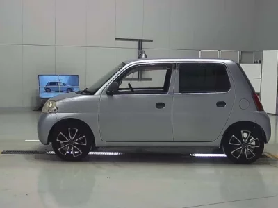 Daihatsu Esse