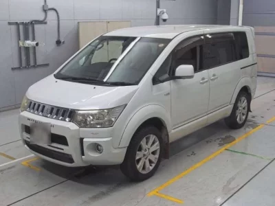 Mitsubishi DELICA D5