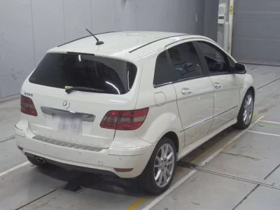 Mercedes-Benz B CLASS