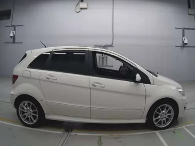 Mercedes-Benz B CLASS