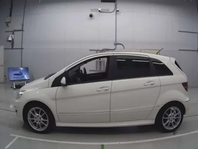 Mercedes-Benz B CLASS