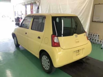 Daihatsu Esse