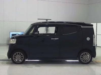 Honda N BOX SLASH