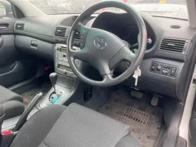 Toyota AVENSIS SEDAN