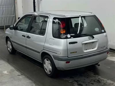 Toyota RAUM
