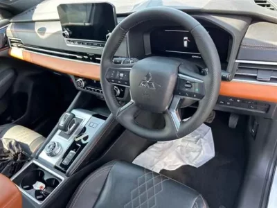Mitsubishi OUTLANDER PHEV