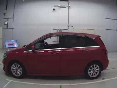 Mercedes-Benz B CLASS