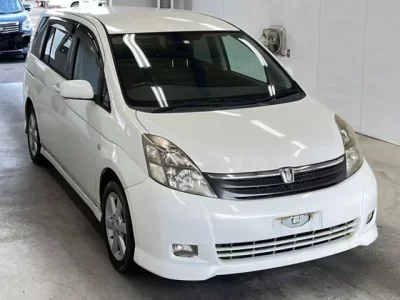 Toyota ISIS