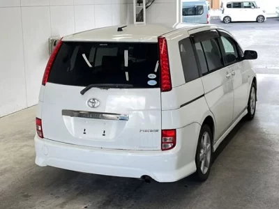 Toyota ISIS