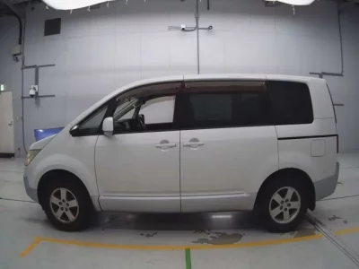 Mitsubishi DELICA D5