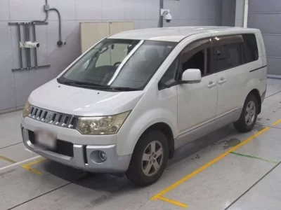 Mitsubishi DELICA D5