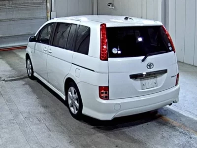 Toyota ISIS