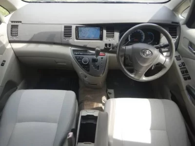 Toyota ISIS