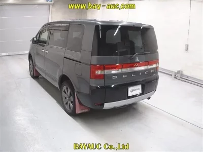 Mitsubishi DELICA D5