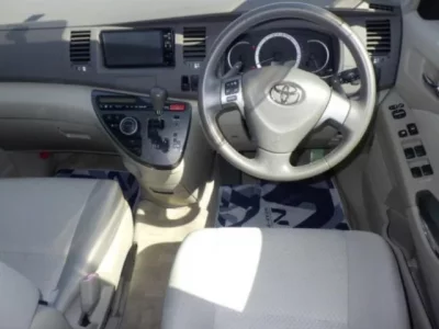 Toyota ISIS