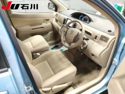 Toyota RAUM