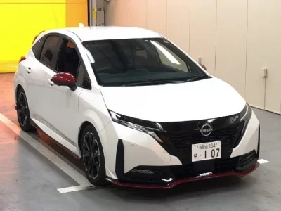 Nissan AURA