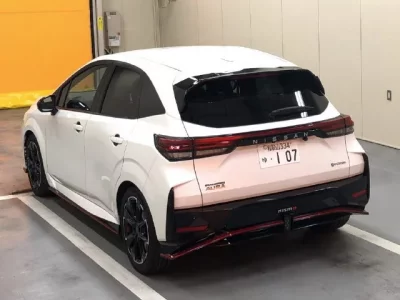 Nissan AURA