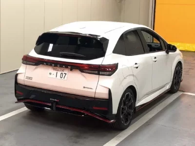 Nissan AURA