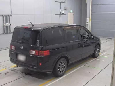 Nissan LAFESTA