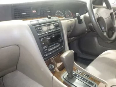 Nissan LAUREL