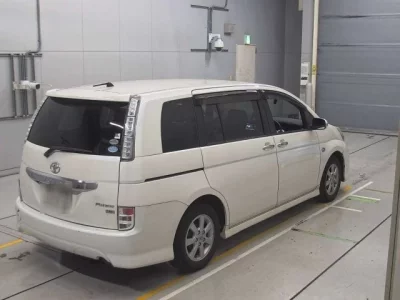 Toyota ISIS