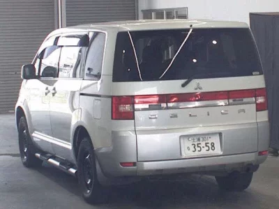 Mitsubishi DELICA D5
