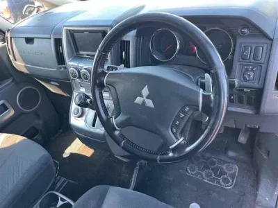 Mitsubishi DELICA D5