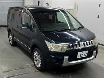 Mitsubishi DELICA D5