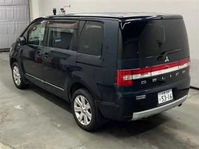 Mitsubishi DELICA D5