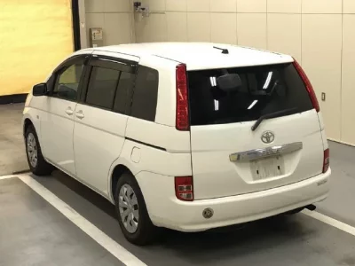 Toyota ISIS