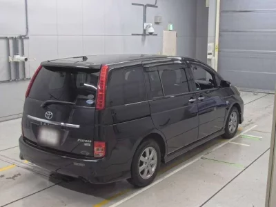 Toyota ISIS