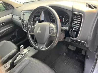 Mitsubishi OUTLANDER PHEV