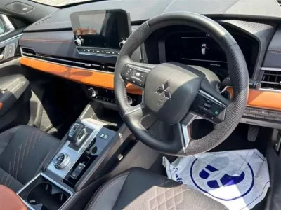 Mitsubishi OUTLANDER PHEV