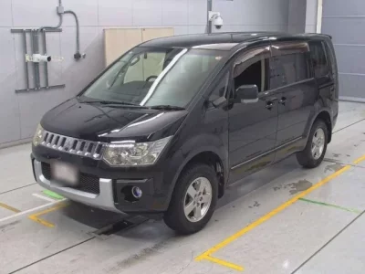 Mitsubishi DELICA D5
