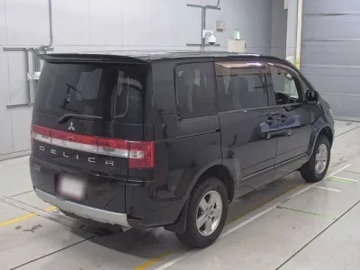 Mitsubishi DELICA D5