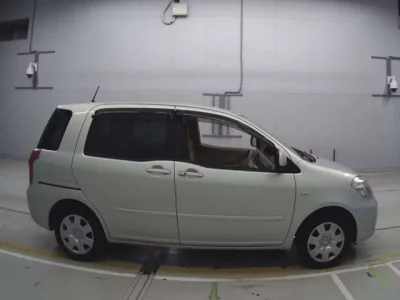 Toyota RAUM