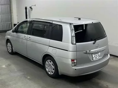 Toyota ISIS