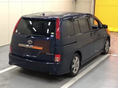 Toyota ISIS