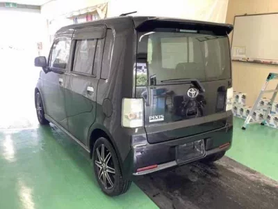 Toyota PIXIS SPACE