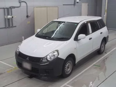 Mitsubishi LANCER VAN