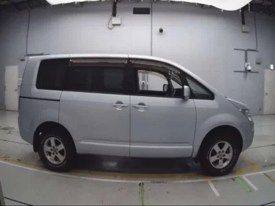 Mitsubishi DELICA D5