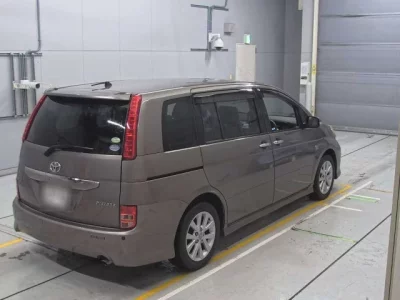 Toyota ISIS