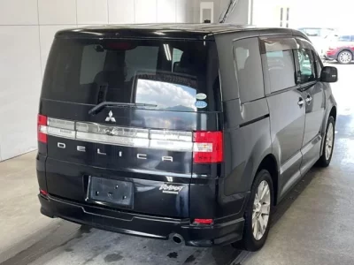 Mitsubishi DELICA D5