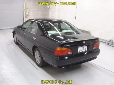 Nissan LAUREL